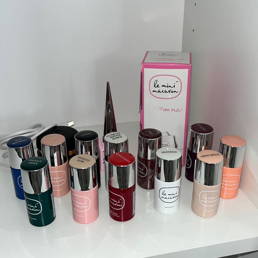 Le mini macron gel nail led kit with 12 colours